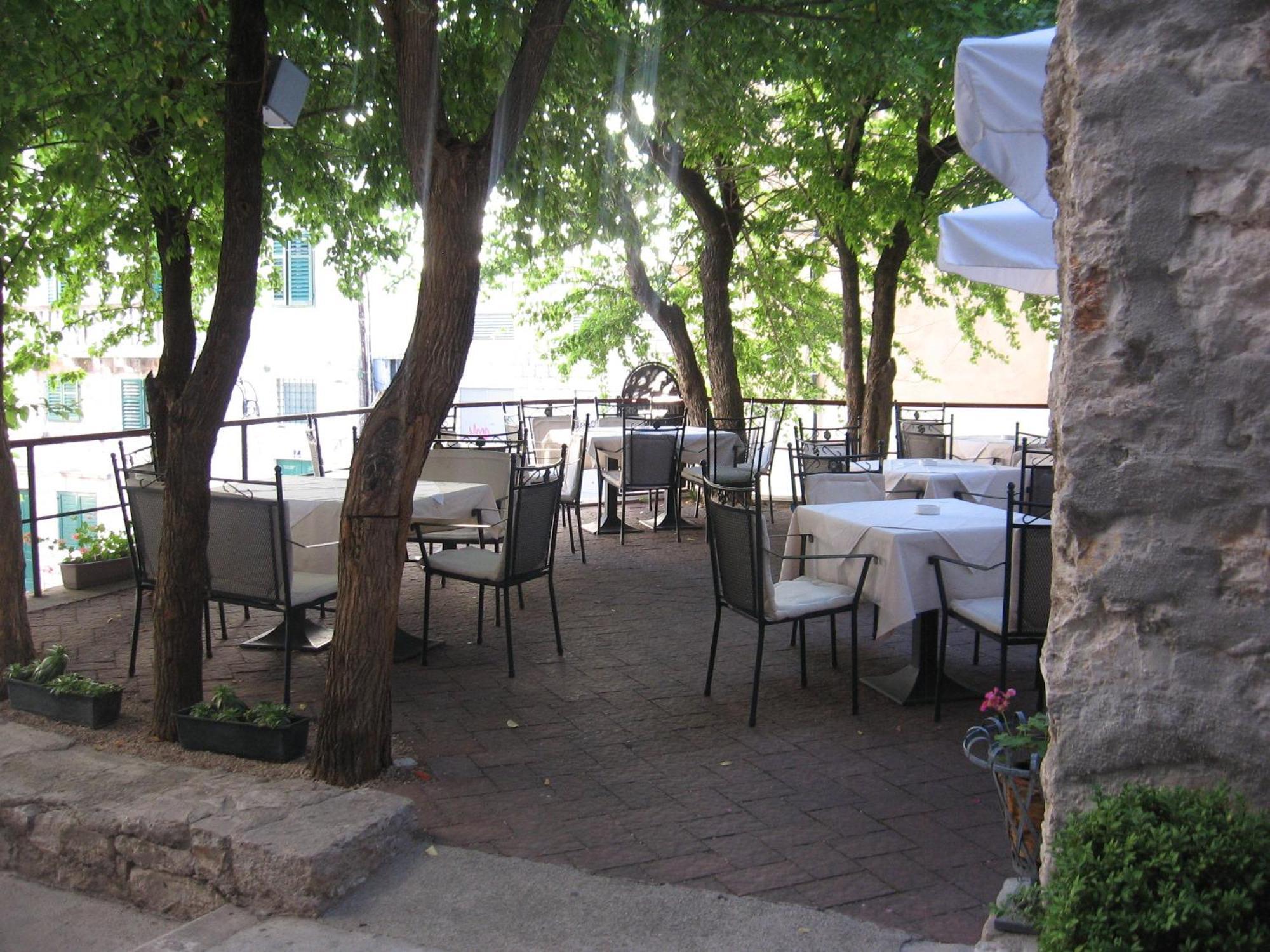 Hotel Pansion Šibenik Exterior foto