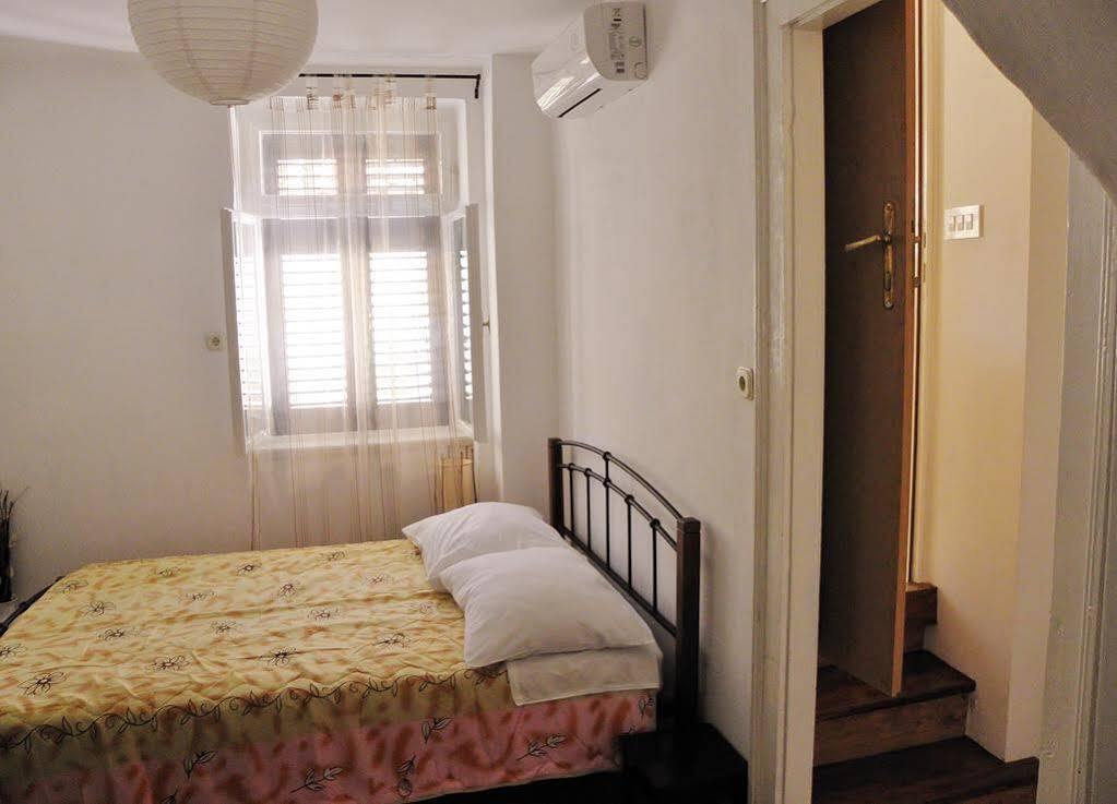 Hotel Pansion Šibenik Exterior foto